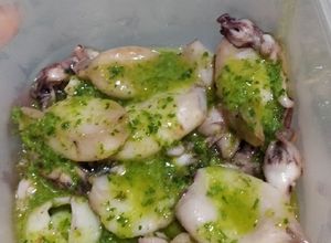 Foto principal de Chipirones a la plancha con salsa verde