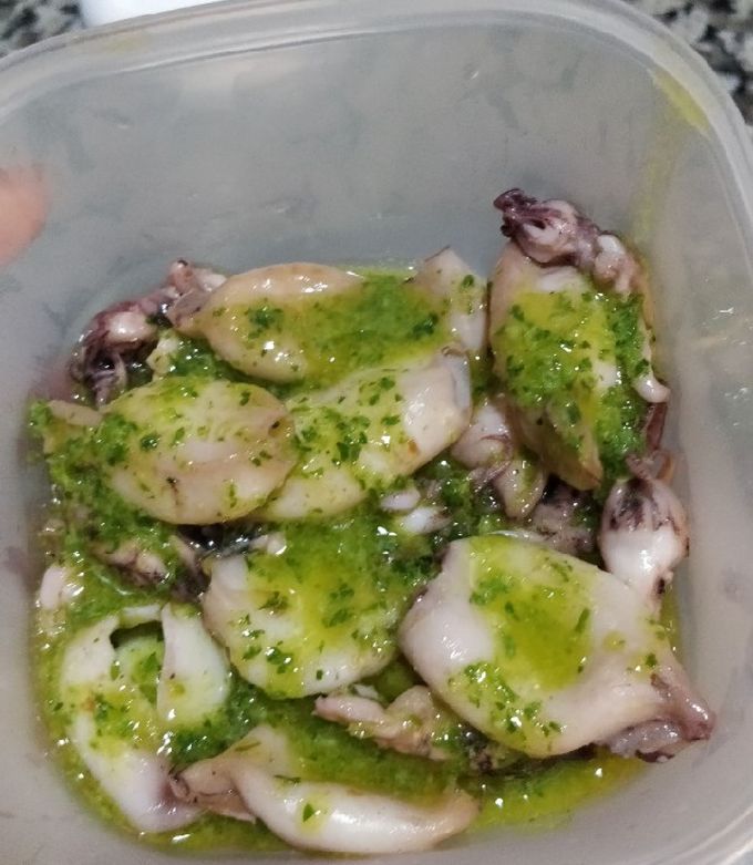 Foto principal de Chipirones a la plancha con salsa verde