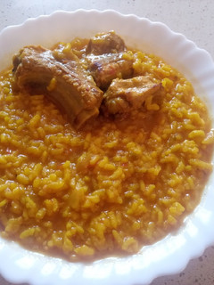 Una foto de Arroz con costillas