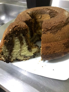Una foto de Budín marmolado 🍫🍰