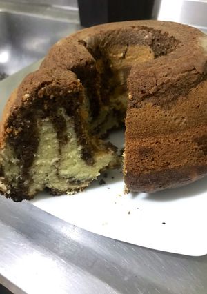 Una foto de Budín marmolado 🍫🍰