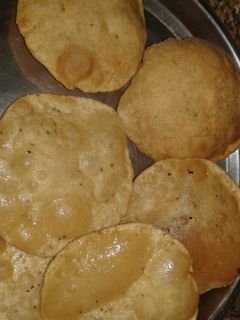 अजवाइन की पूड़ी (Ajwain ki puri recipe in hindi) रेसिपी मुख्य फोटो
