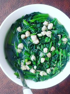 Hình của món Canh hến rau muống.