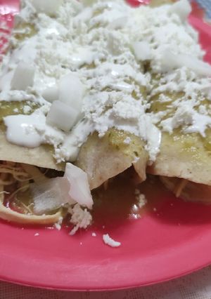A picture of Green Chicken Enchiladas.