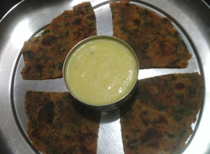 A picture of Kadi Palak Paratha.