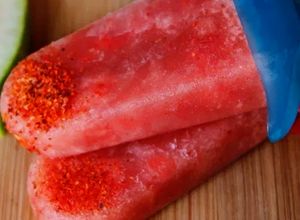 Una foto de Paletas heladas de Sandía