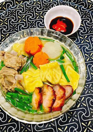 Hình của món Hoành thánh nước.