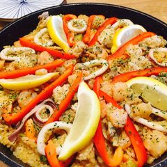 A picture of Paella.