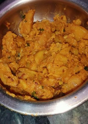 गोभी आलू की सब्जी (Gobhi aloo ki sabzi recipe in hindi) रेसिपी मुख्य फोटो
