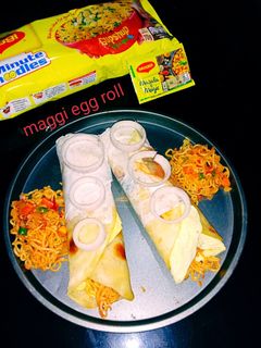 ম্যাগি এগ রোল(Maggi egg roll recipe in bengali) রেসিপির প্রধান ছবি