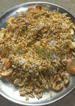 फ्राई काजू मीग (Fry kaju meeng recipe in Hindi) रेसिपी मुख्य फोटो
