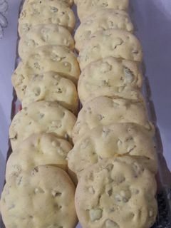 عکسی از دستور شیرینی گردویی پفکی👌👍كعكة الجوز🌷🌸👍