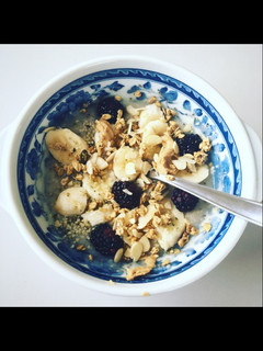 A picture of Fruity granola porridge.