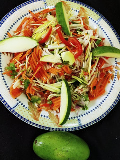 कैरी लच्छा सलाद (kaire laccha salad recipe in Hindi) रेसिपी मुख्य फोटो