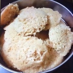 A picture of Brown rice soft idlis.