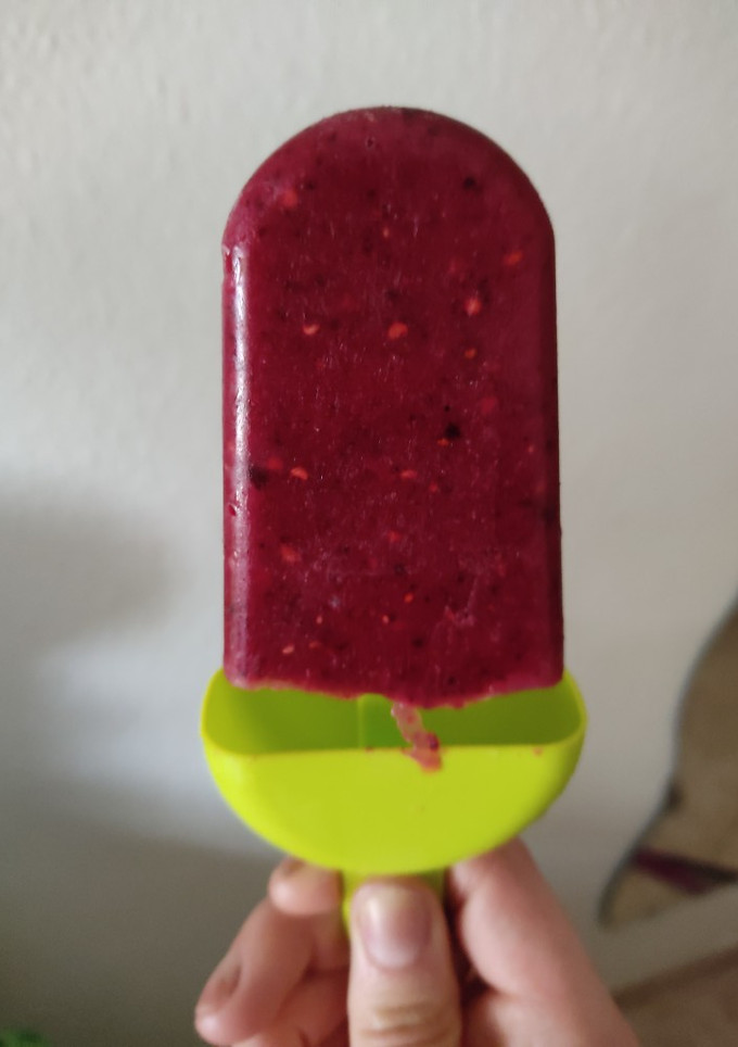 Una foto de Polo de frutos rojos
