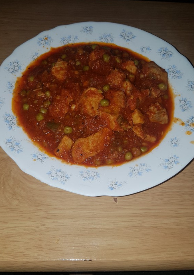 Una foto de Estofado de carne con tomate