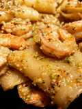 Paccheri con gamberi e pesto di pistacchi
