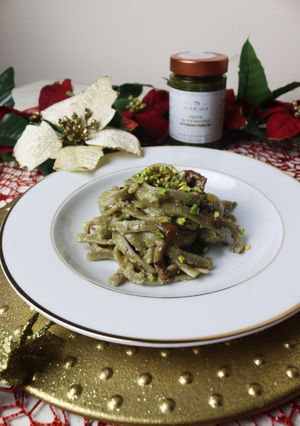Foto di Fettuccine al pistacchio e funghi