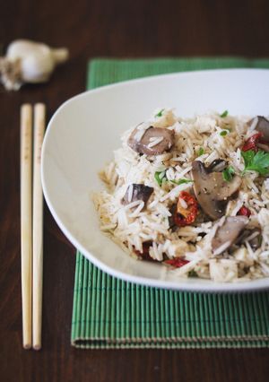 Foto di Riso basmati con tofu, funghi e pomodori secchi 🍚