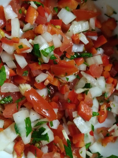 Una foto de Salsa Criolla