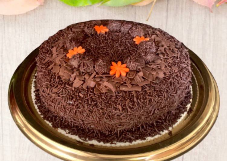 Recipe of Any-night-of-the-week Sacher vestindo de Bolo Brigadeiro