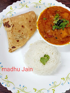 मसालेदार दही आलू की सब्जी (masaledar dahi aloo ki sabzi recipe in Hindi) रेसिपी मुख्य फोटो