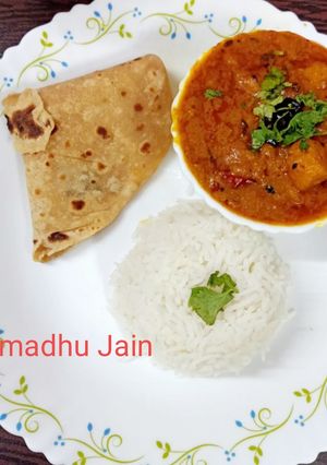 मसालेदार दही आलू की सब्जी (masaledar dahi aloo ki sabzi recipe in Hindi) रेसिपी मुख्य फोटो