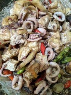 Foto resep Tumis Cumi Tahu Pete Pedas