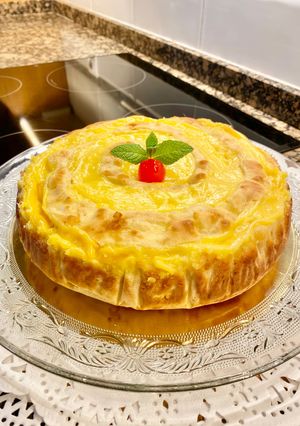 Una foto de “Pastel de manzana con crema pastelera” (“Apple pie with pastry cream”)