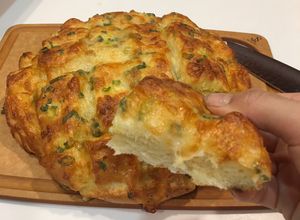 Foto resep Roti keju bawang // cheese and garlic bread