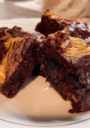 Φωτογραφία της συνταγής Brownies με 3 μόνο υλικά 🥁 120 kcal / κομμάτι μόνο 😎