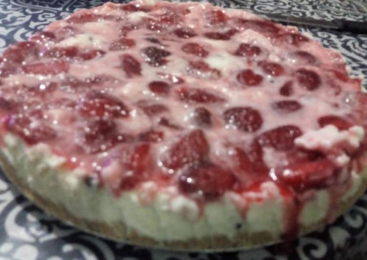 Step-by-Step Guide to Prepare Quick Torta helada de frutilla