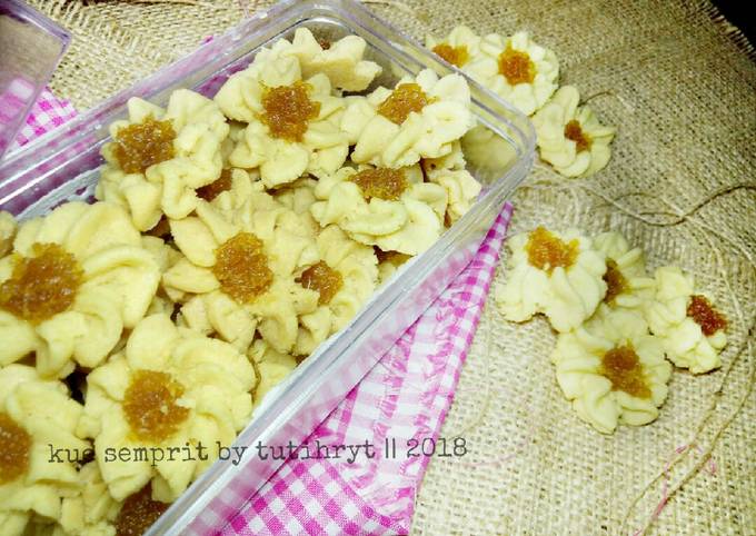 Resep Semprit Mawar Oleh Tutihryt Cookpad