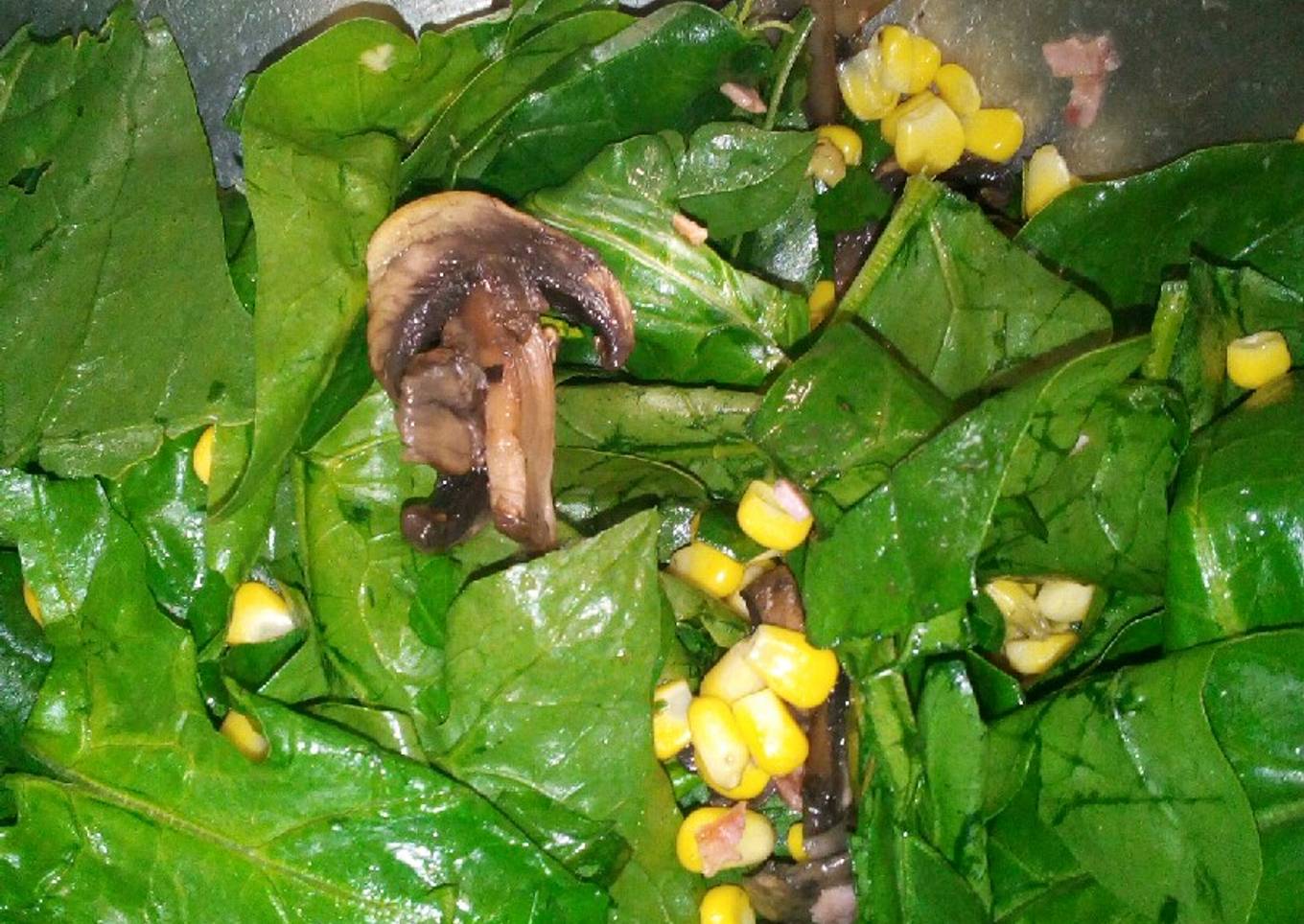 Ensalada de espinacas con tocino UTVCO