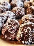 Vegan chickpea-coconut balls