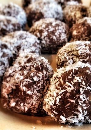 A picture of Vegan chickpea-coconut balls.