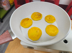 起司地瓜餅 的食譜成品照片