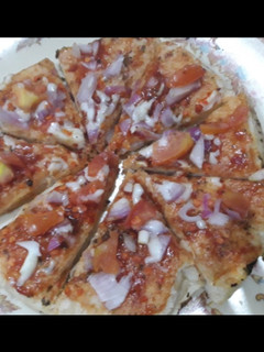 होममेड पिज़्ज़ा (homemade pizza recipe in Hindi) रेसिपी मुख्य फोटो