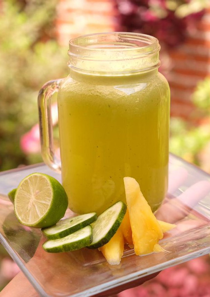 Una foto de Agua de Piña y Pepino