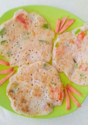ઉત્તપમ (Uttapam Recipe In Gujarati) રેસીપી મુખ્ય ફોટો