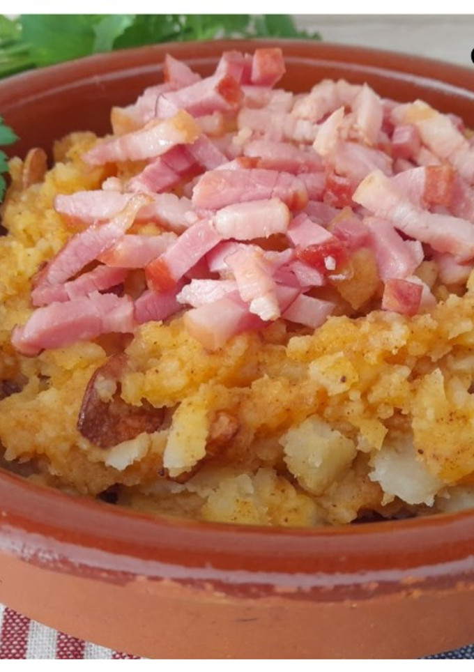 Una foto de Patatas revolconas