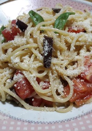 Una foto de Fideos caprese
