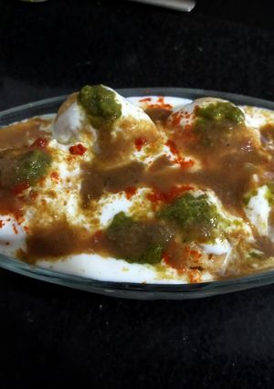 A picture of Dahi Vada.