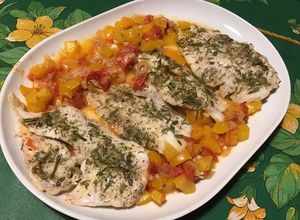 Une photo de Filets d'églefin aux tomates, poivron jaune et estragon