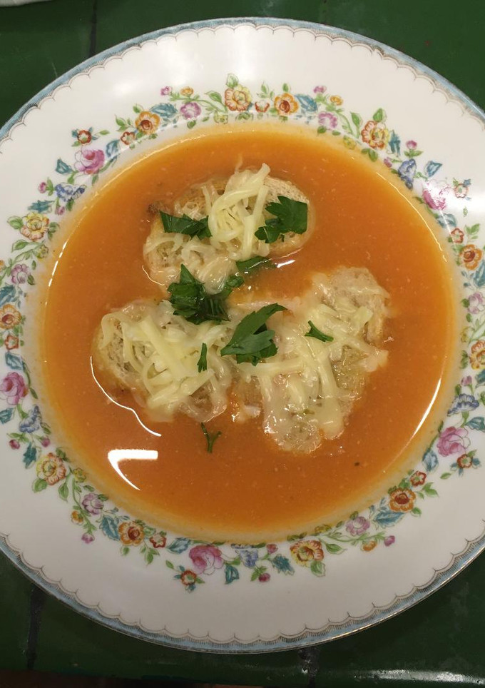Una foto de Sopa habanera con almendras