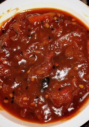 A picture of Tamatar ki chutney.