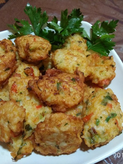 Foto resep Bakwan goreng nasi sayur keju pedas