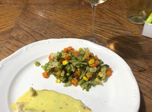 Una foto de Filete de pescado Hamachi en salsa de azafrán con el toque Sonorense