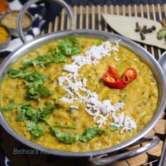 A picture of Teliya Mah (Himachali delicacy).